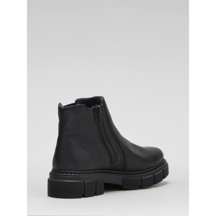 Czarne Botki Na Grubej Podeszwie Firmy Rieker